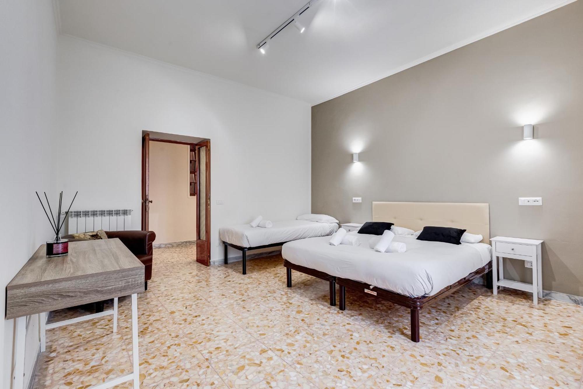 Vivilo Collection - San Vito View Apartment - 3 Bdr 2 Baths 로마 외부 사진