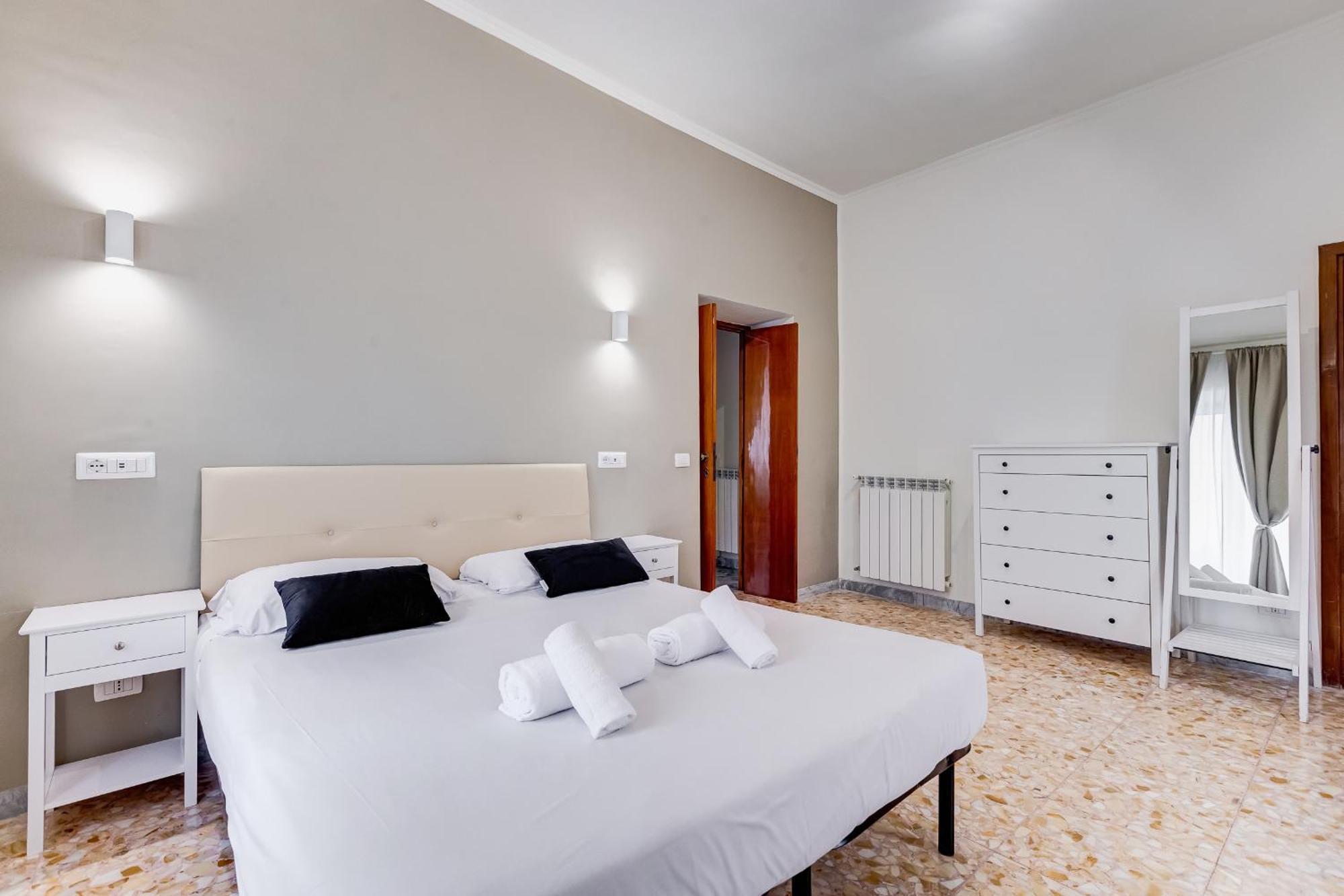 Vivilo Collection - San Vito View Apartment - 3 Bdr 2 Baths 로마 외부 사진