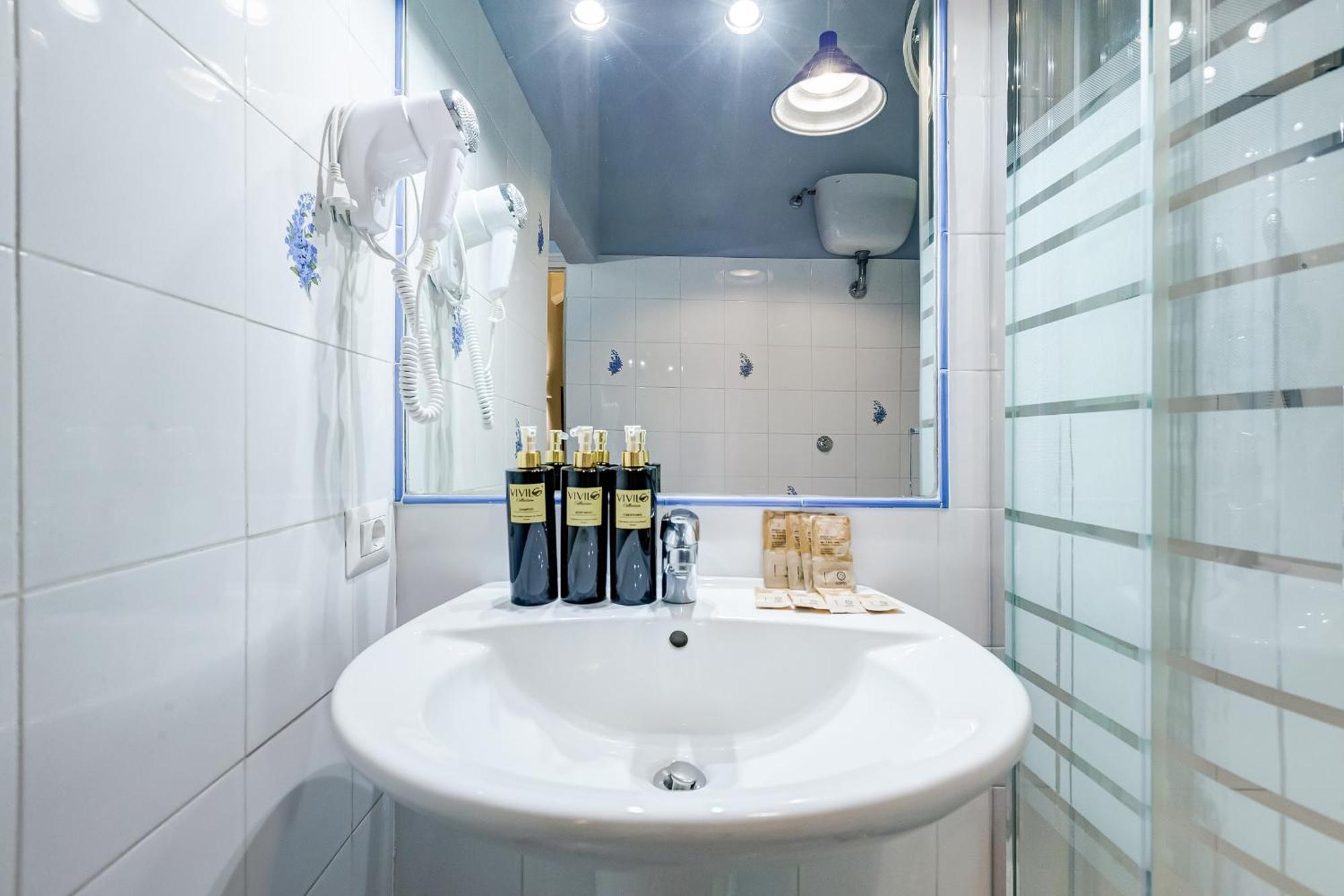 Vivilo Collection - San Vito View Apartment - 3 Bdr 2 Baths 로마 외부 사진